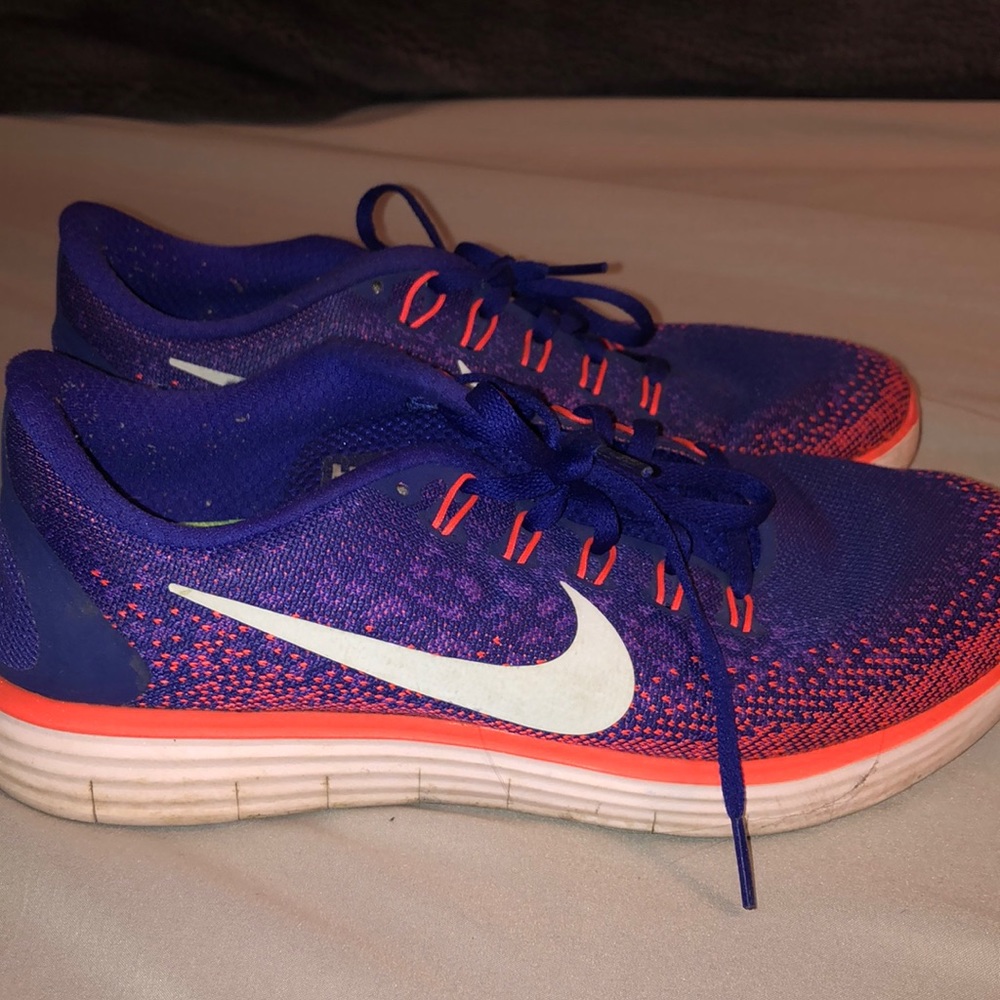 NIKE men’s running sneakers